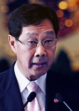 A Trusted Leader For Turbulent Times: Pridiyathorn Devakula, WG’70