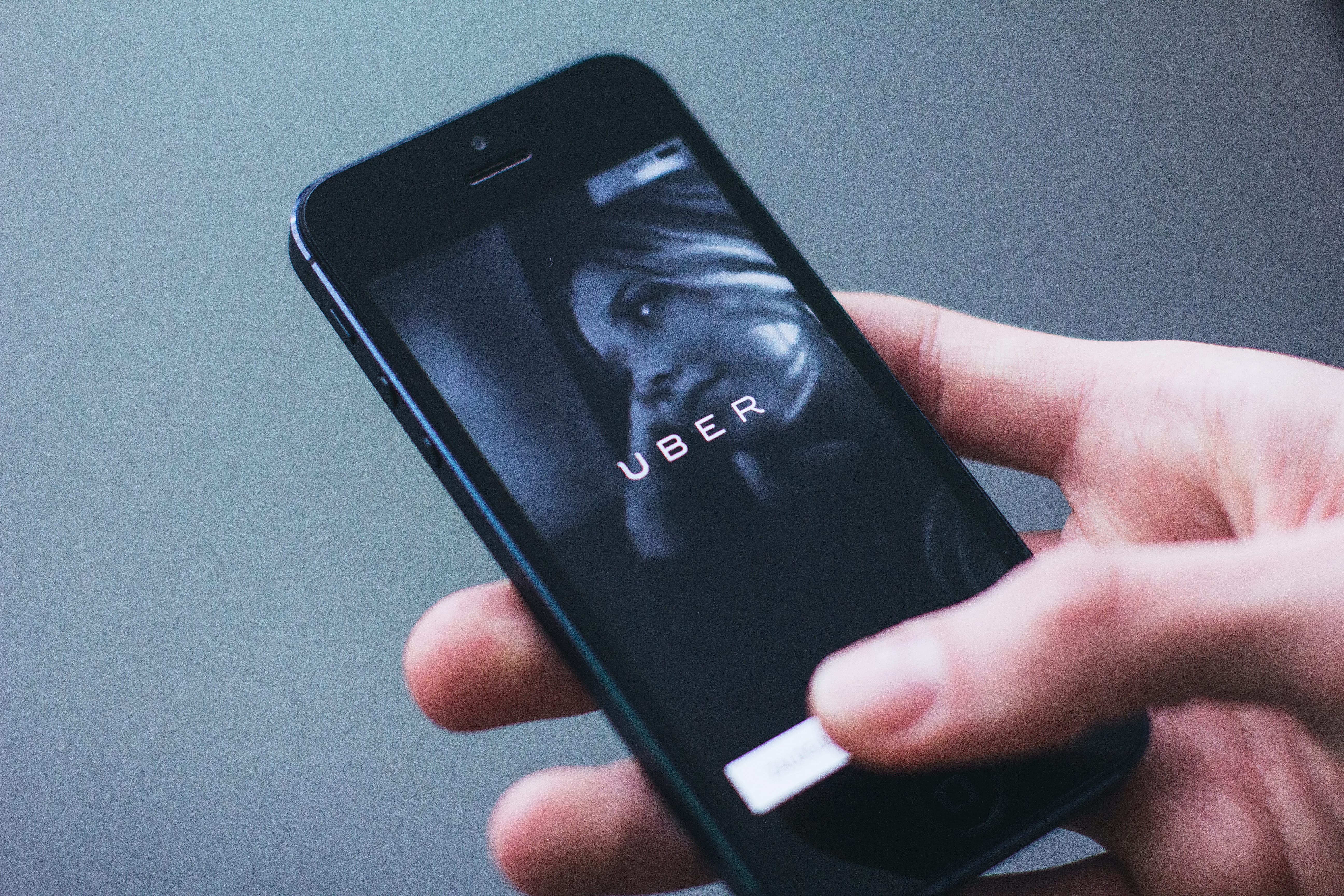 Why Uber is Using Surprising Psychological Experiments to Motivate its Drivers