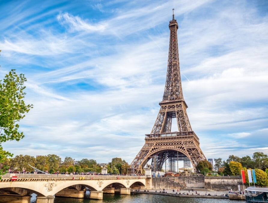 Photo of the Eiffel Tower.