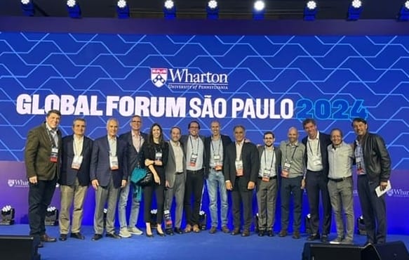 São Paulo Forum organizing committee members pose together for a photo.
