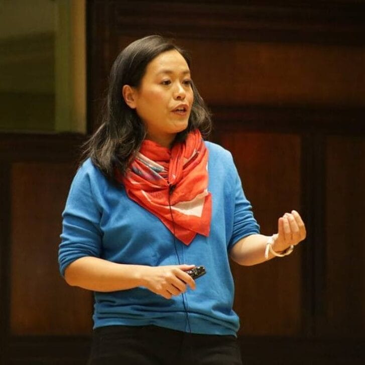 Wharton Grad Reaches Out to First-Generation/Low-Income Students